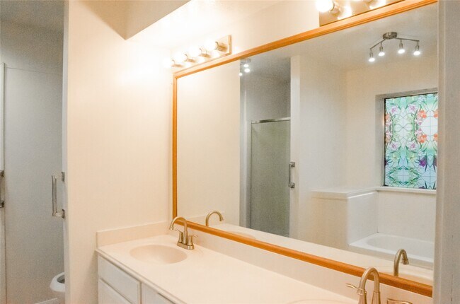 Building Photo - 16306 Cobble Springs Ct