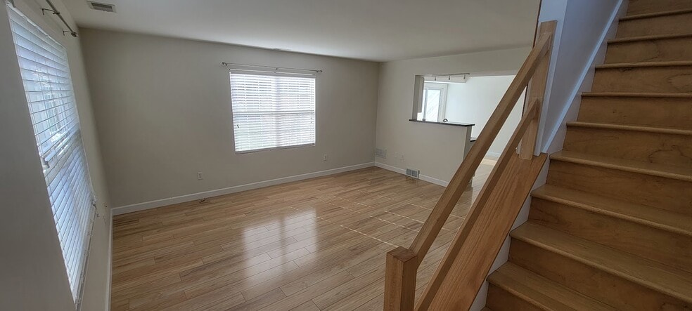 Building Photo - 1643 Dogwood Dr