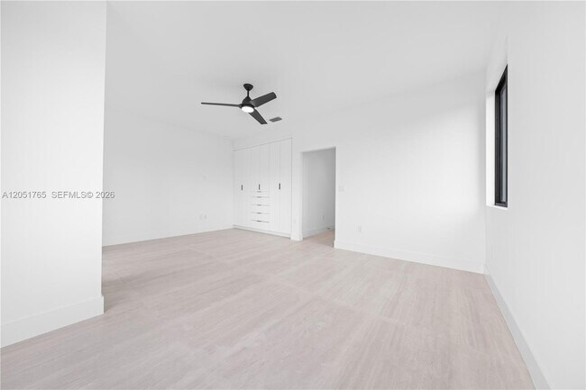 Building Photo - 3189 SW 23rd St