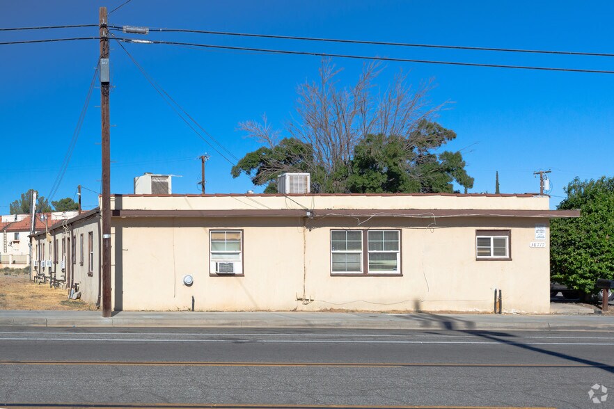 Building Photo - Sun Apartment-Motel