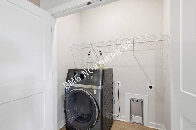 Building Photo - 201 Park Central Ter