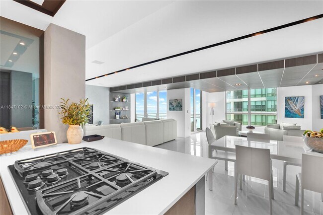 Building Photo - 3535 S Ocean Dr