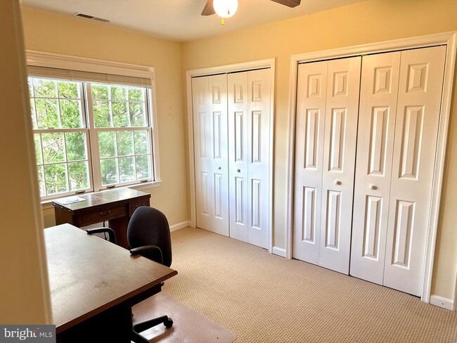 Building Photo - 102 Jl Thompson Dr