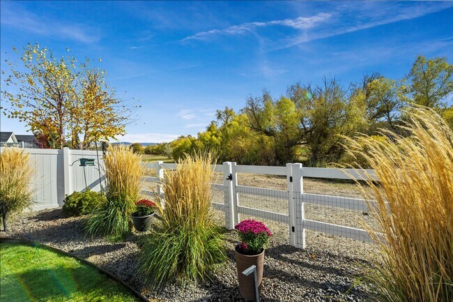Building Photo - Gorgeous 4-Bedroom Home in Dry Creek Ranch...