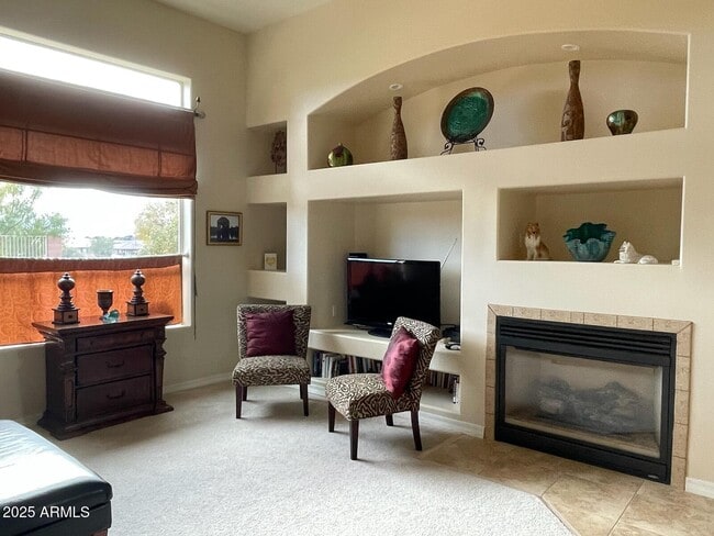 Building Photo - 5715 E la Privada Dr