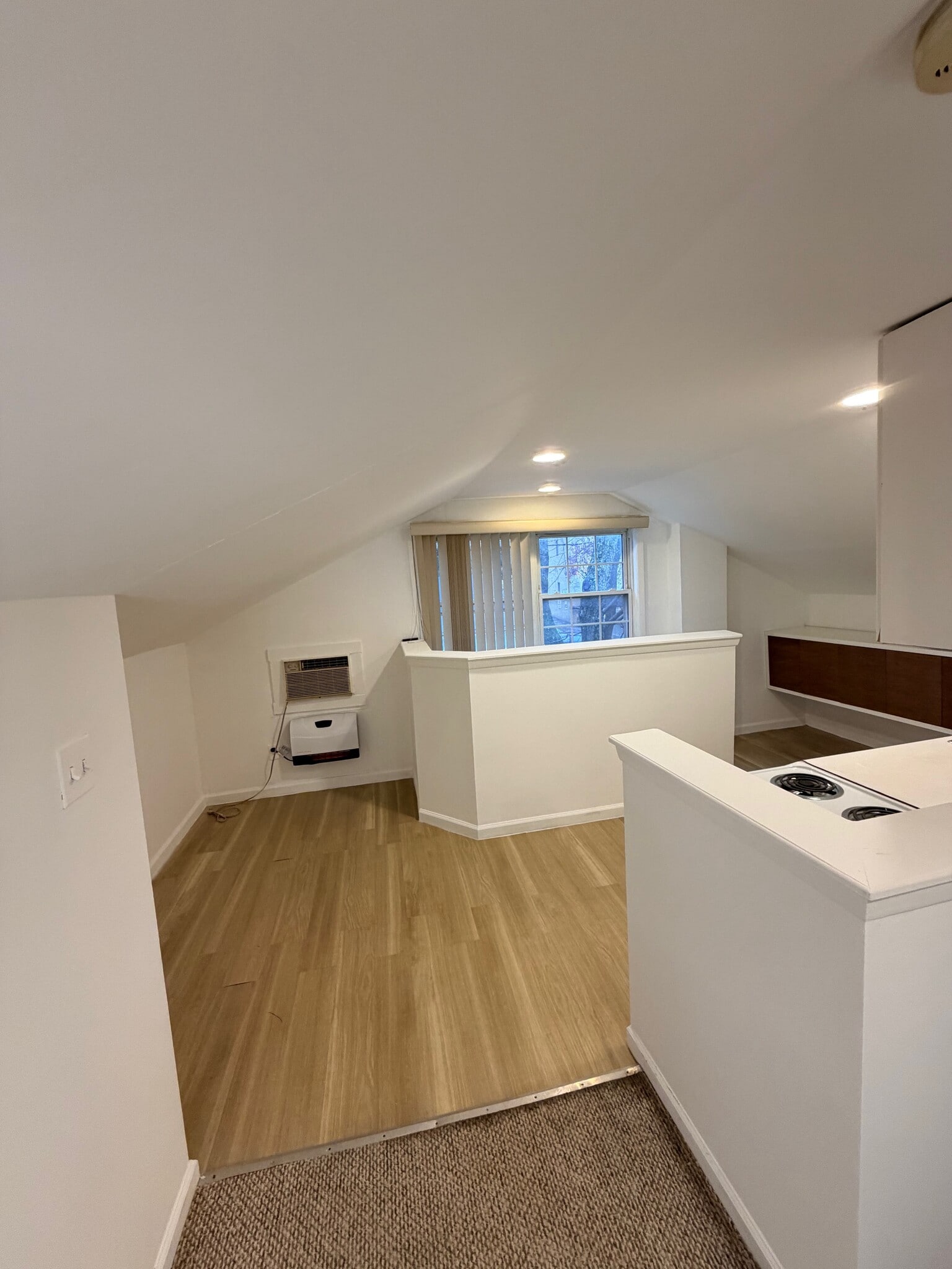 Building Photo - 131 Pine St