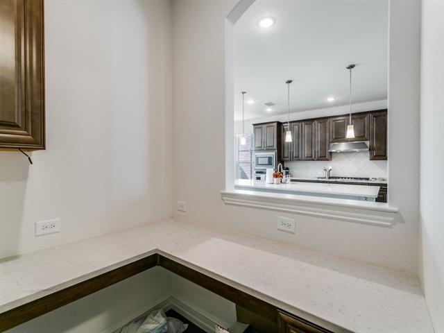 Building Photo - 3137 Lakespring Vis