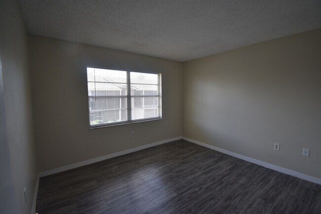 Building Photo - 2 Bed/2 Bath, 2nd Floor Condo at Marbeya C...