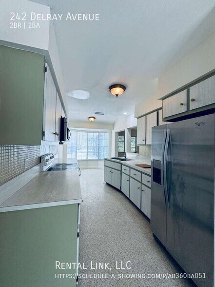 Building Photo - 242 Delray Ave