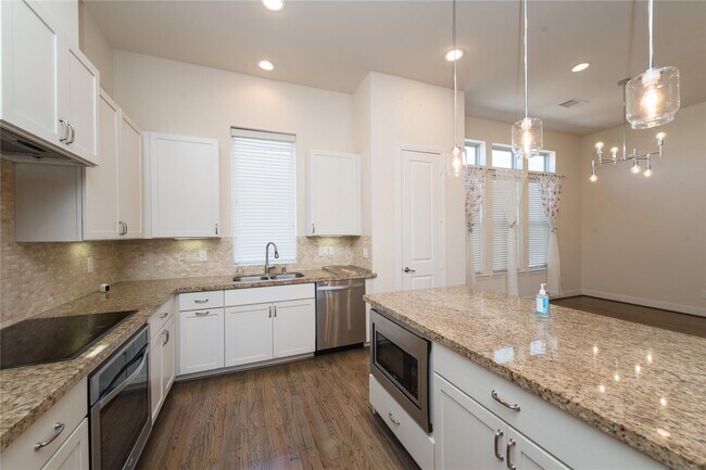 Building Photo - 4805 Jackson St