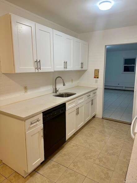 Building Photo - 10 Chaucer Ct