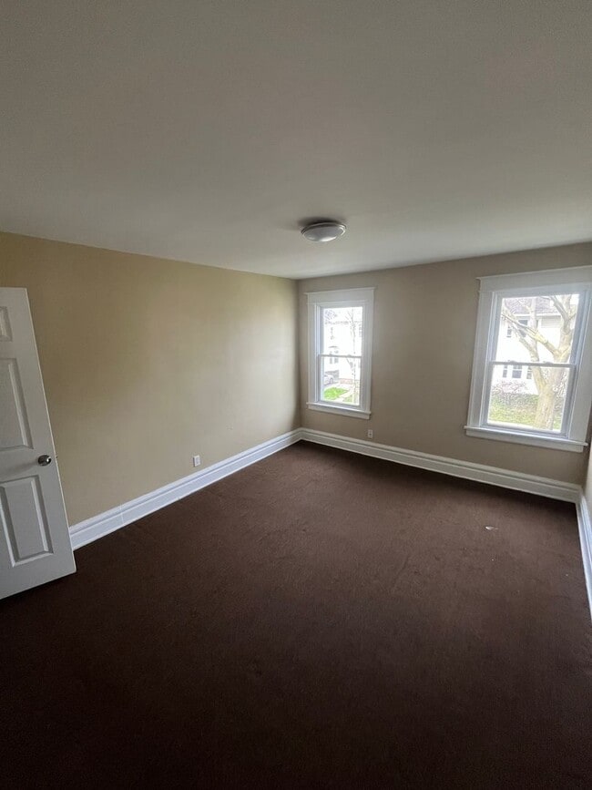 Building Photo - 201 Rosewood Terrace