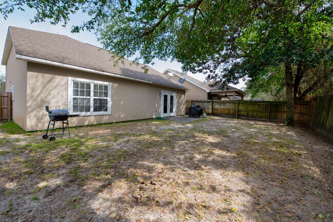 Building Photo - 1916 Kadima Cir