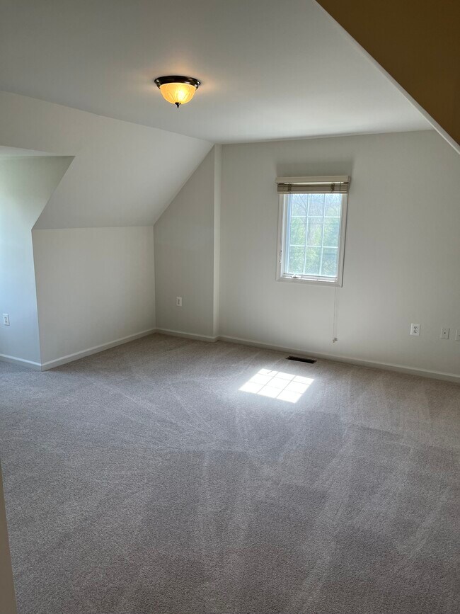 Building Photo - 5447 Rallywood Farm Ln