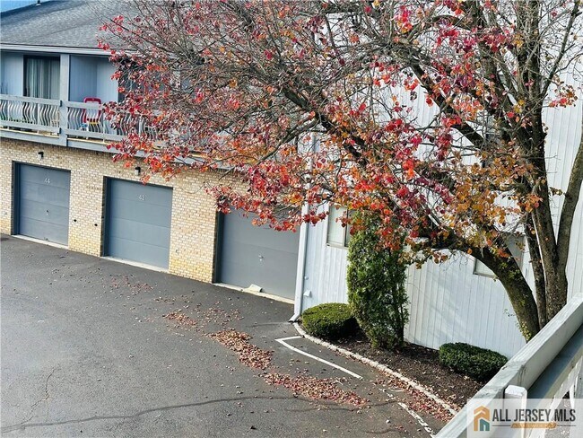 Building Photo - 34 Cotoneaster Ct