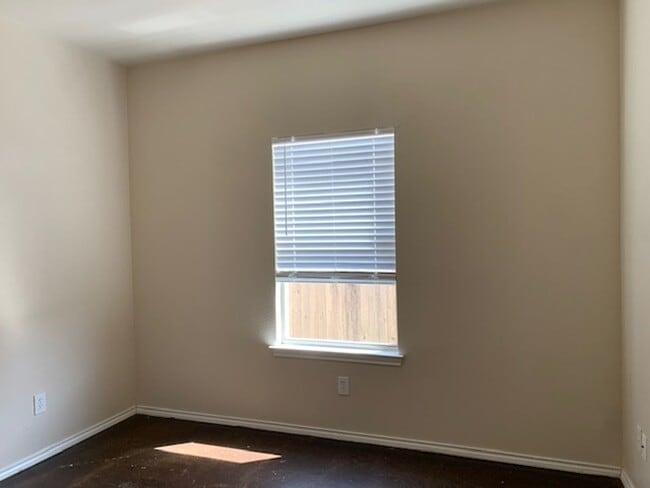 Building Photo - Townhome for rent