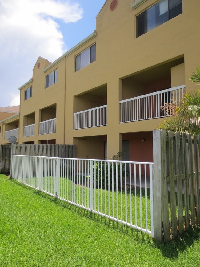 Building Photo - 5200 NW 31st Ave