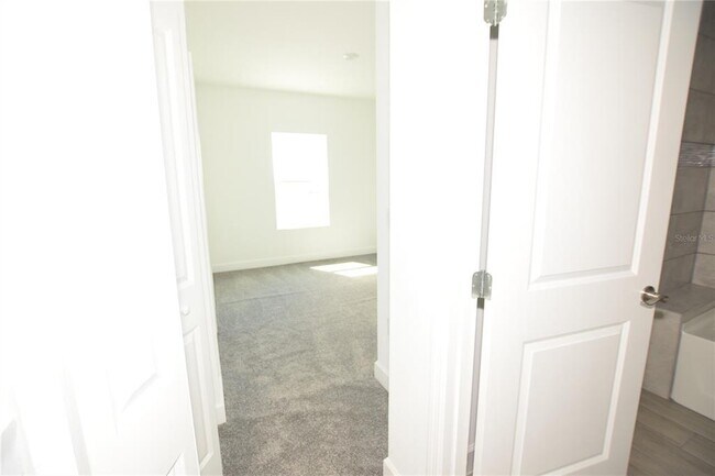 Building Photo - 460 Lake Shore Pkwy