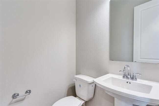Building Photo - 4238 Shavano Dr