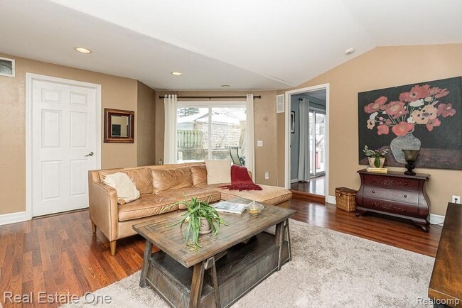 Building Photo - 333 N Helen Ave