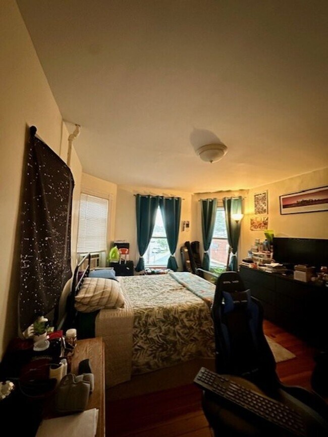 Building Photo - 1bed apartment in Watertown available in 9/1