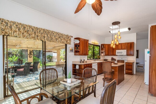 Building Photo - Fully Furnished, 3 Bed/3 Bath, Waiehu Heig...