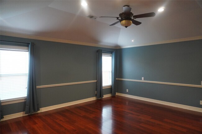 Building Photo - 7506 Dearborn St