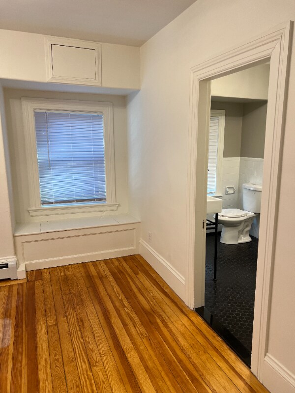 Building Photo - 511 Angell St