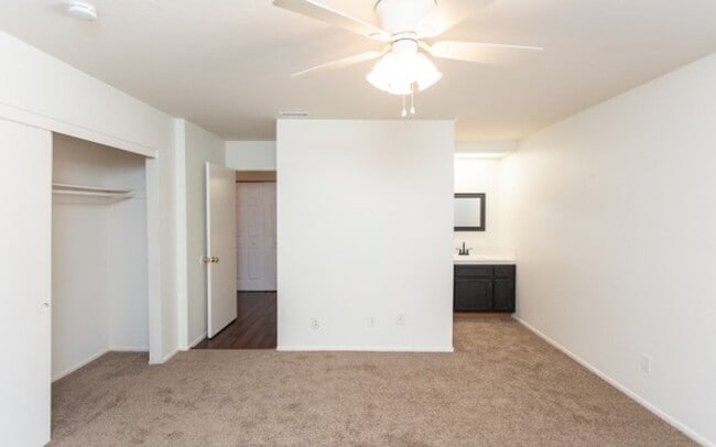Building Photo - Renovated 3 bedroom 2 bath condo
