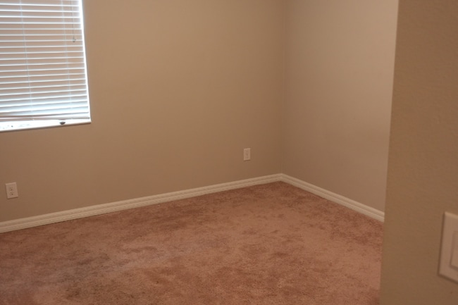 Building Photo - 954 Hilltop Park Ct