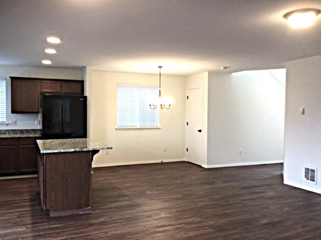 Building Photo - 20513 5th Ave Ct E