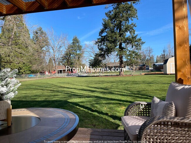 Building Photo - Gorgeous Updated Home in Oak Grove - 4 Bedrooms!