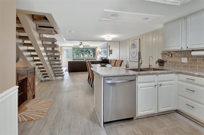 Building Photo - 2329 River Ridge Rd