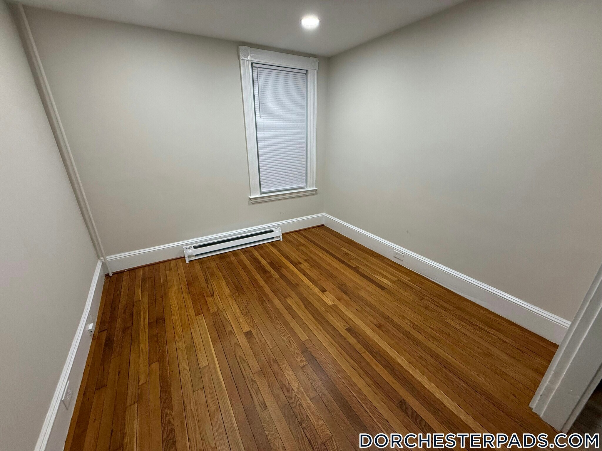 Building Photo - 24 Ventura St