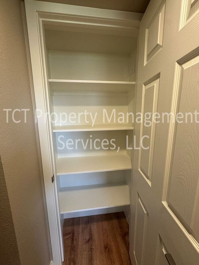 Building Photo - Fully Remodeled Duplex Near Downtown Chandler