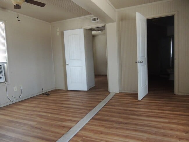 Building Photo - 4403 S Faye Ave