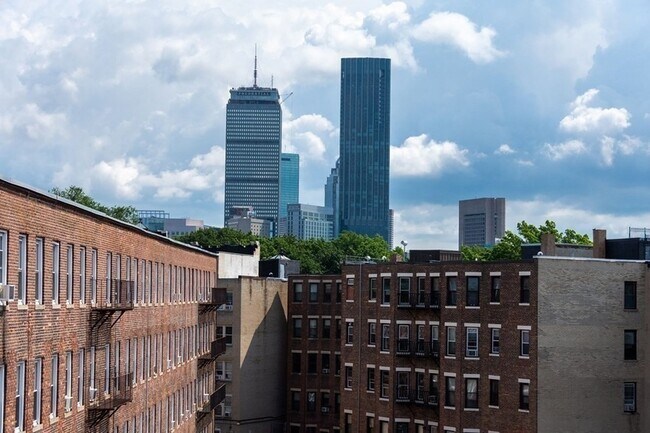 Building Photo - 126 Jersey St