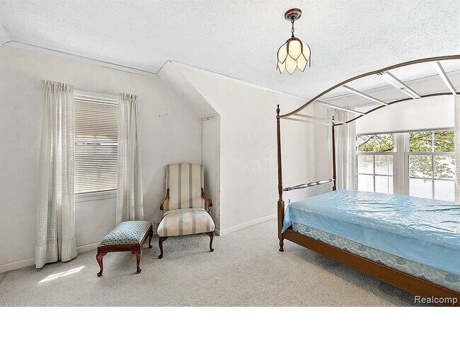 Building Photo - 3819 Island Park Dr