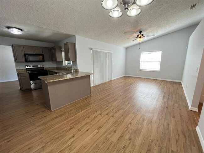 Building Photo - 1098 Seagate Dr W