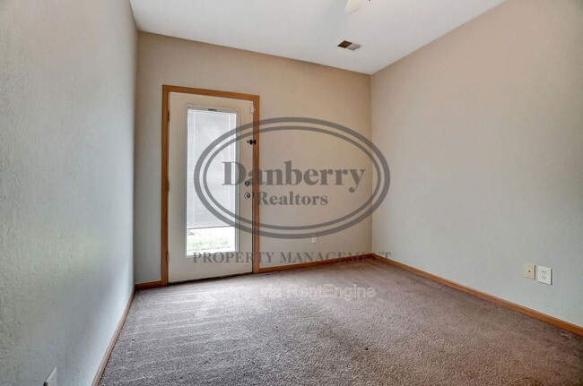 Building Photo - 1113 N Byrne Rd