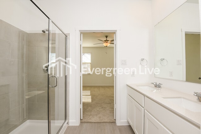 Building Photo - 1212 Dragon Wy