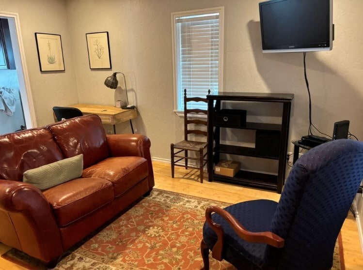 Building Photo - 1015 NE Mustang Dr