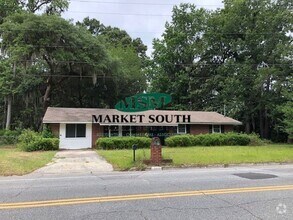 Building Photo - Convenient Southside Location