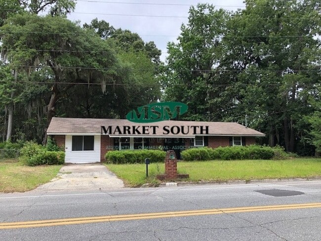Building Photo - Convenient Southside Location