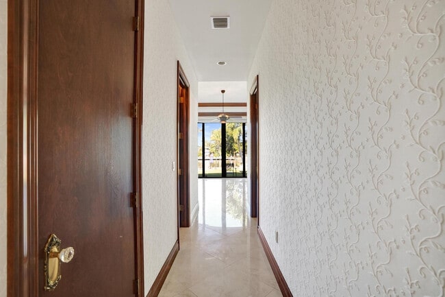 Building Photo - 2425 Fryer Point