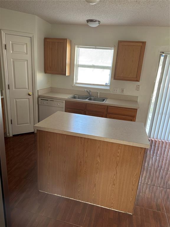 Building Photo - 703 Bluebill Way