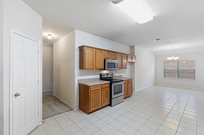 Building Photo - 2281 Fieldcrest Dr