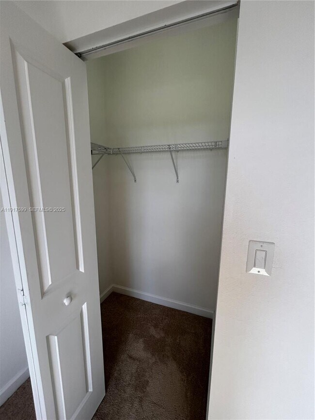 Building Photo - 613 NE 208th Terrace