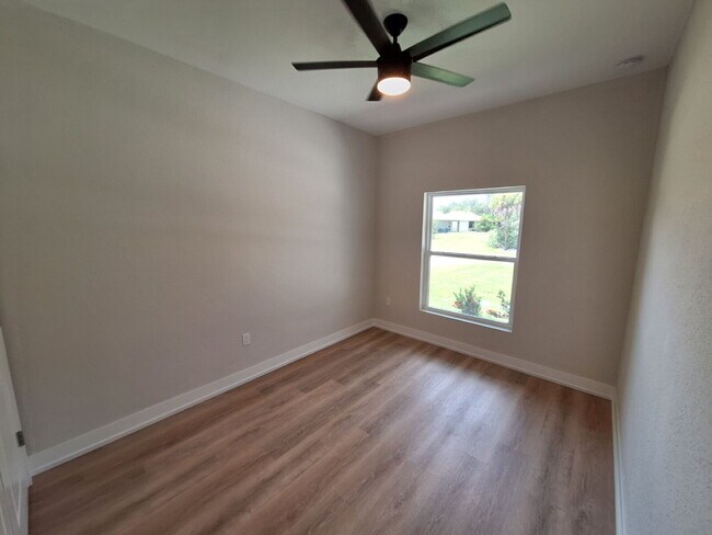 Building Photo - Available with ZERO DEPOSIT MOVE-IN!