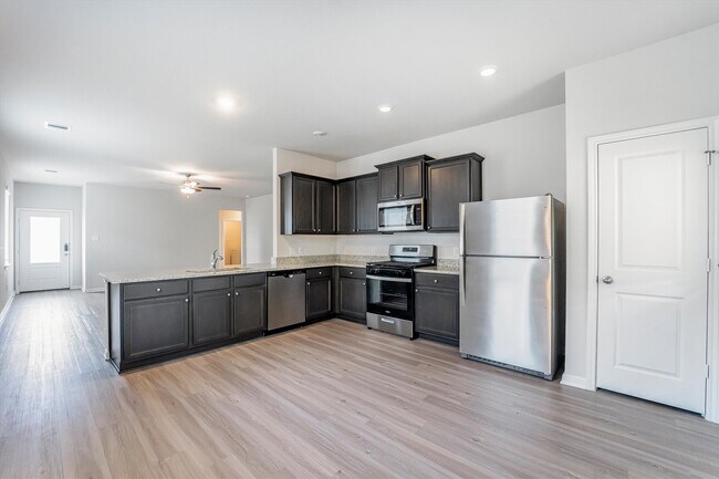 Building Photo - 15419 Maple Ter Dr